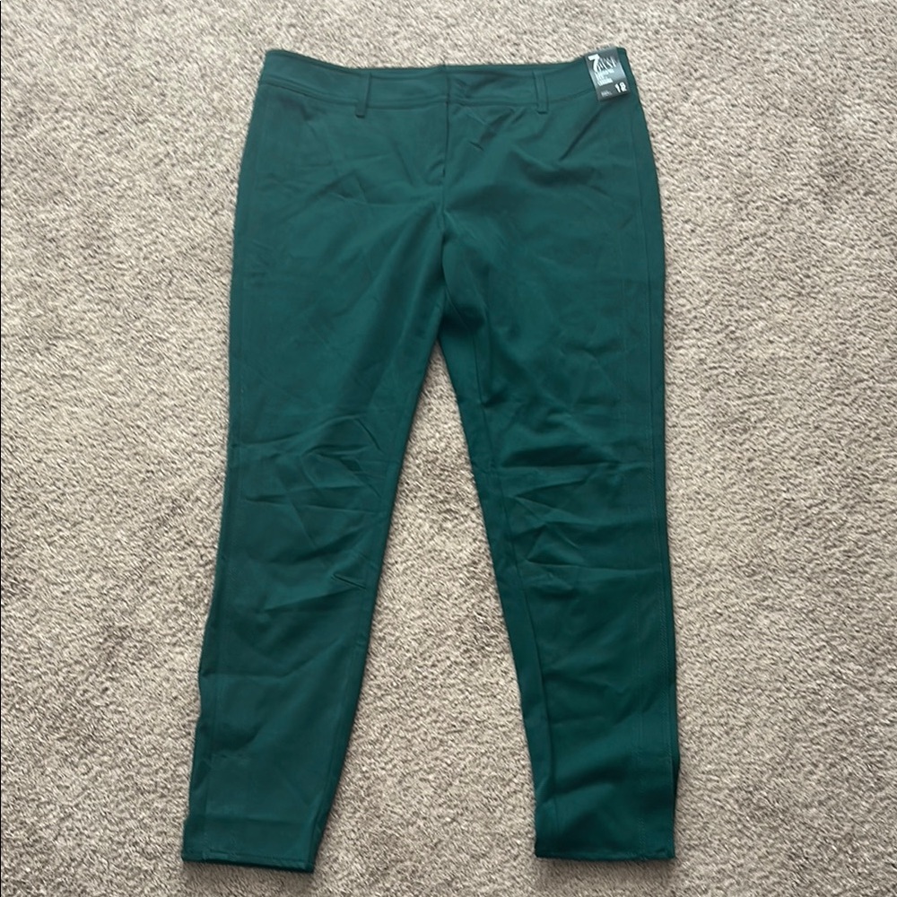 Cropped green legging, super stretch pants with split hem